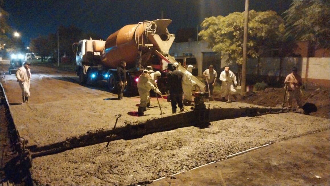 Más obras, más conectividad: nueva cuadra de pavimento en el barrio San José Obrero