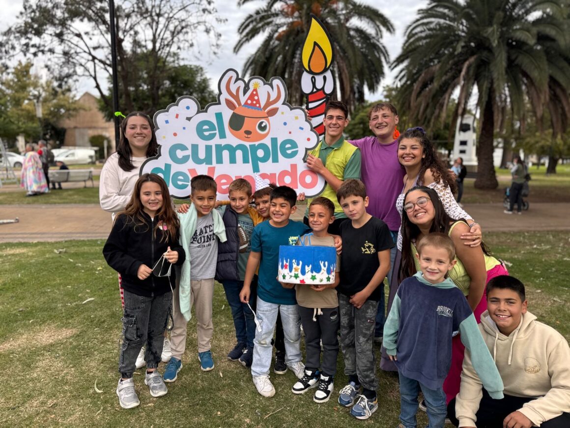 Festejos en plaza San Martín y calle Belgrano por el 141º Aniversario de Venado Tuerto