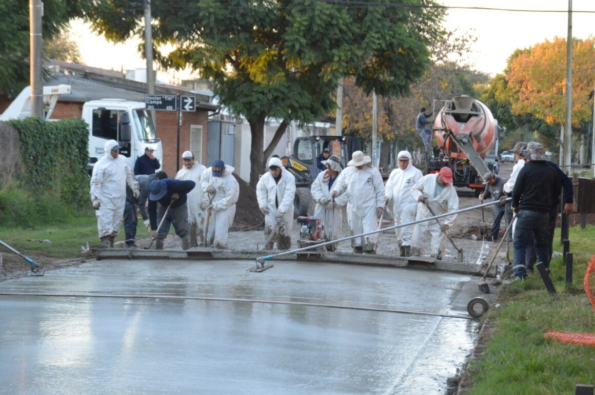 Obras que mejoran la vida: el pavimento también llegó a San Luis entre Camps y Rodríguez Peña