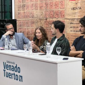 Los historiadores García y Magi presentaron el libro “Municipio para Armar” en la Casa Museo