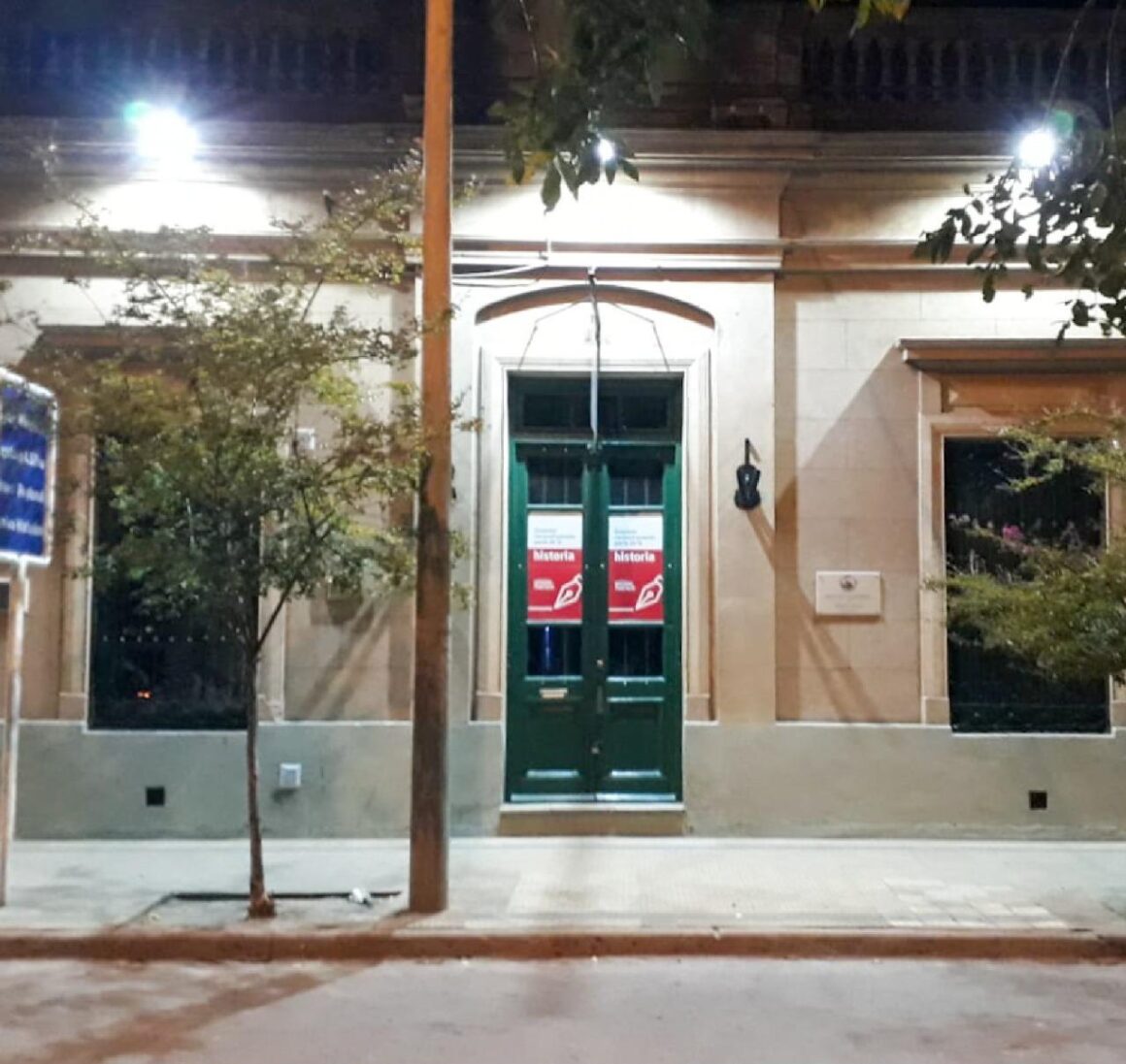 Gloria Raies presenta su muestra “Puertas Icónicas y Flores” en la Casa Museo Cayetano Silva