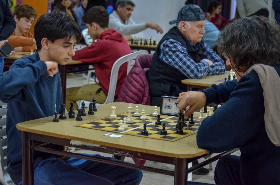 Ajedrez para distintas edades en la Asociación Española