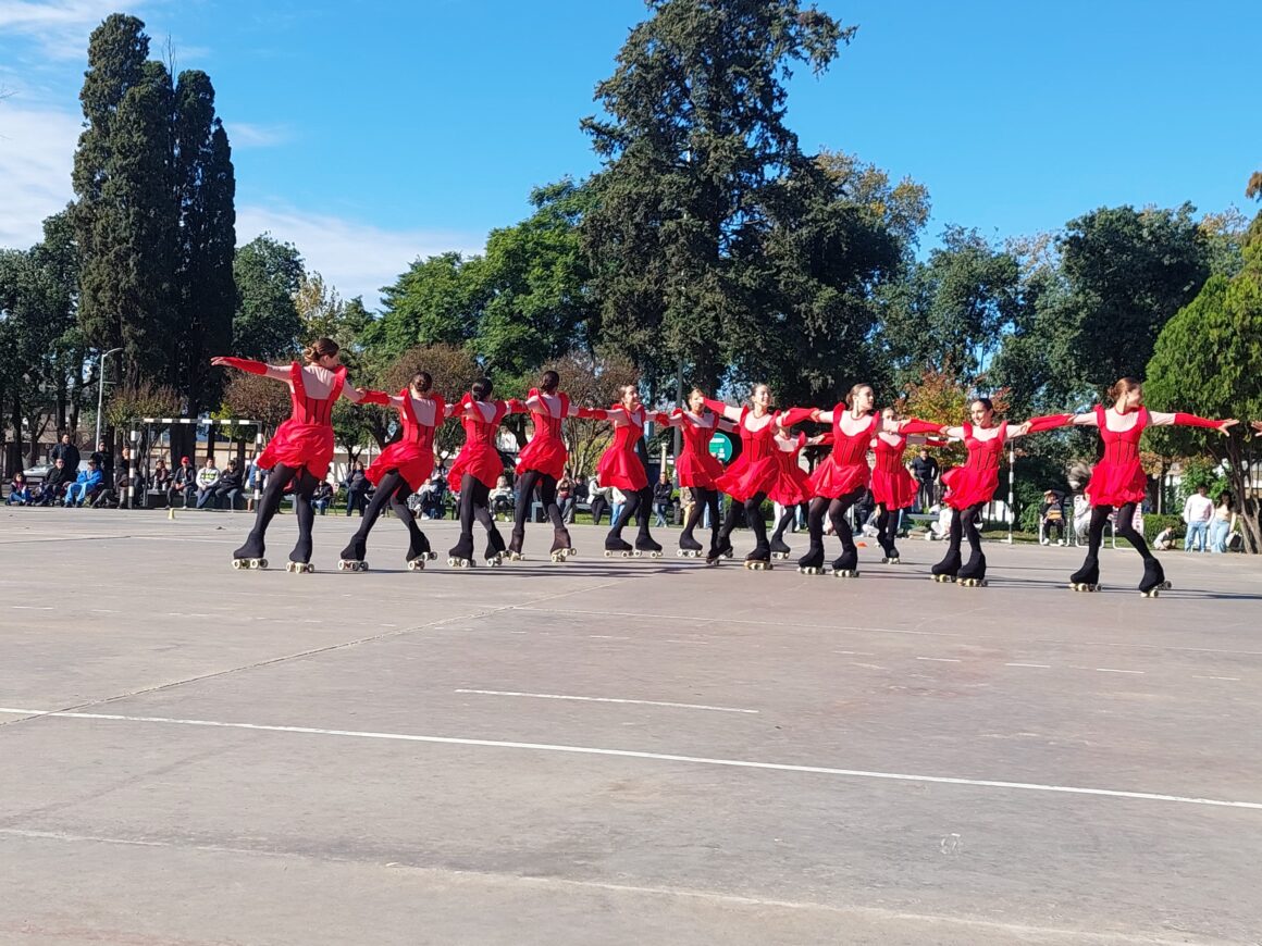 Muestra de precompetencia de Quimera Team en el “Venite al Parque” dominical
