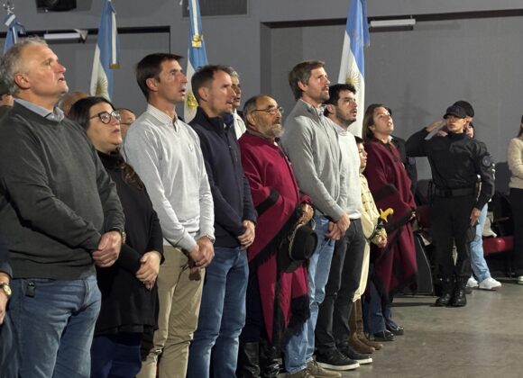 Emotivo homenaje a Güemes en el Cultural, en el Día de la Libertad Latinoamericana