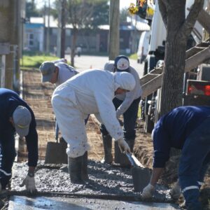 Mejor transitabilidad: trabajos de perfilado de calles en el barrio Güemes