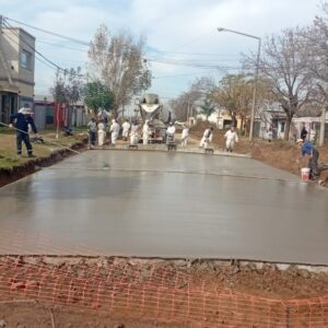 Ciudad en crecimiento: el barrio Güemes suma una nueva cuadra de pavimento