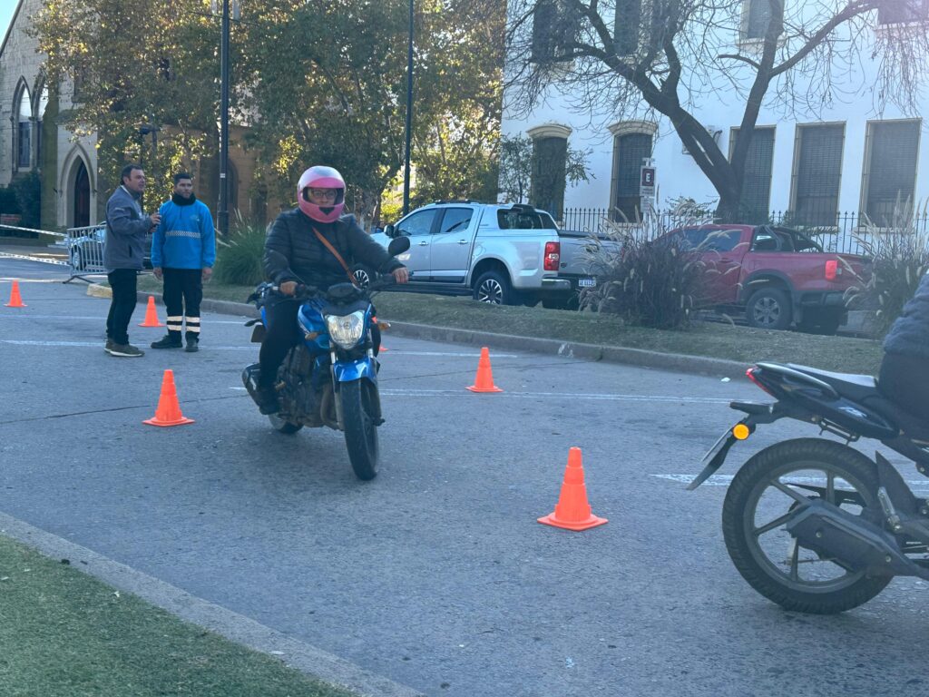 Buen número de participantes en la clínica de Conducción Segura de Motos