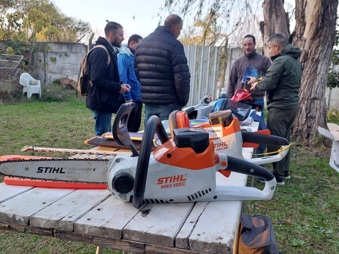 Capacitaron en mantenimiento de máquinas y herramientas a cursantes de Jardinería