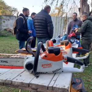 Capacitaron en mantenimiento de máquinas y herramientas a cursantes de Jardinería