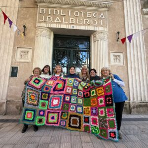 Lanas, agujas, música y risas fueron parte de la séptima edición del Tejetón Solidario