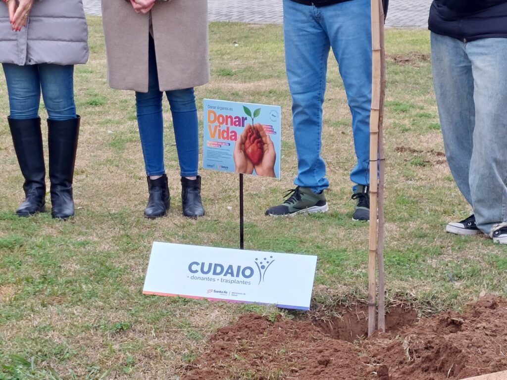 Emotivo homenaje en el Hospital Gutiérrez a donantes de órganos, con la presencia del intendente