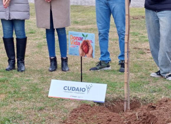 Emotivo homenaje en el Hospital Gutiérrez a donantes de órganos, con la presencia del intendente