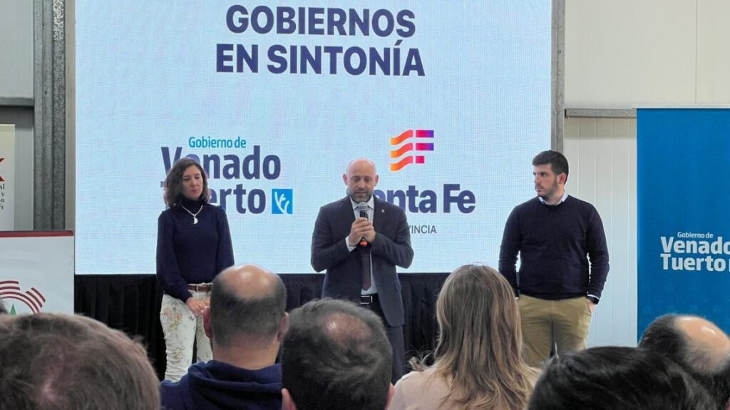 El ministro Puccini encabezó en el Parque Industrial la presentación del programa de Promoción Logística Integrada