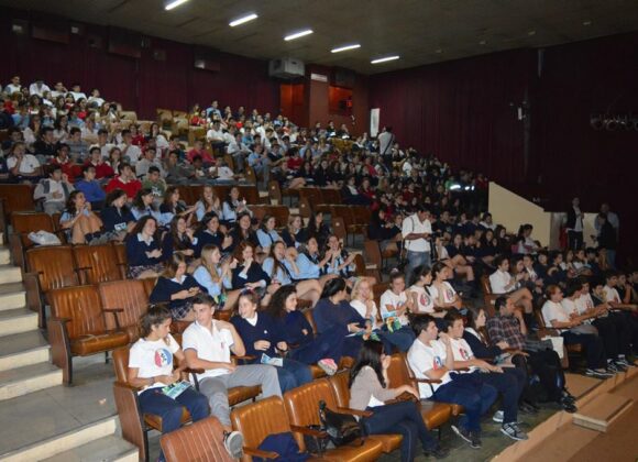 Charla de Eduardo Smok sobre Conducción Segura en la semana de la Seguridad Vial