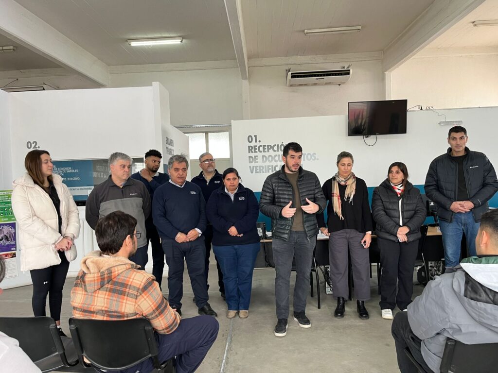 Cursantes del módulo de formación en conducción segura de autoelevadores recibieron sus licencias