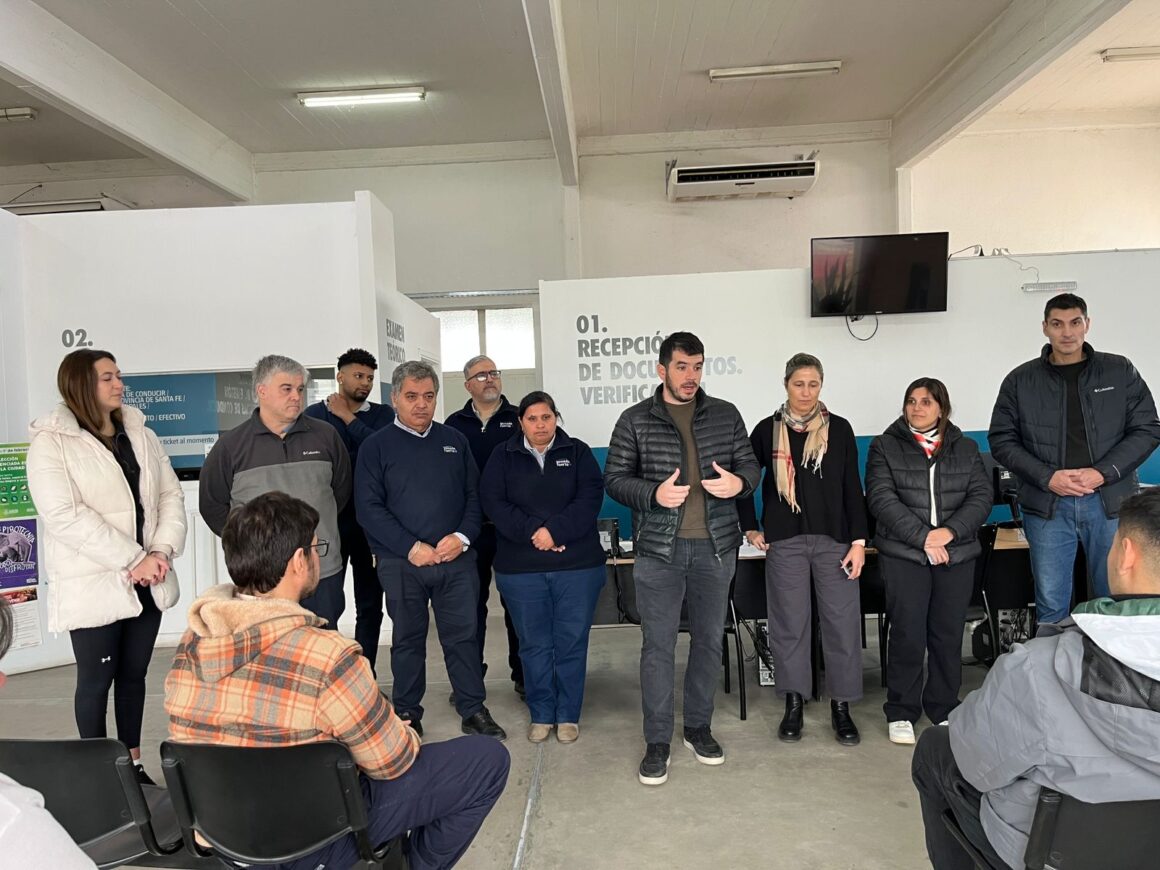 Cursantes del módulo de formación en conducción segura de autoelevadores recibieron sus licencias