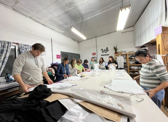 Clase de cierre de la capacitación en costura industrial, otra iniciativa de «Impulso Emprendedor»