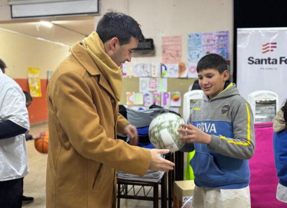 Entrega de donaciones adquiridas con lo recaudado de la subasta de bienes incautados al delito