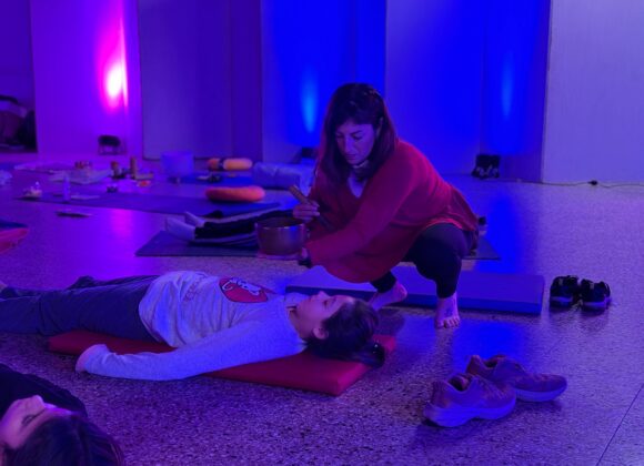 Importante participación en las clases y meditación para celebrar el Día Internacional del Yoga