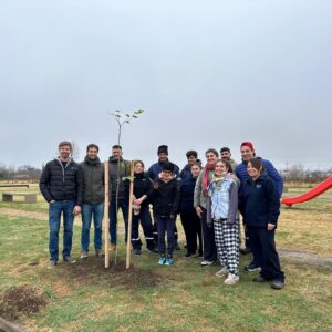 “Quiero a mi Plaza”: jornada de forestación en barrio Juan XXIII junto al espacio terapéutico Rizoma