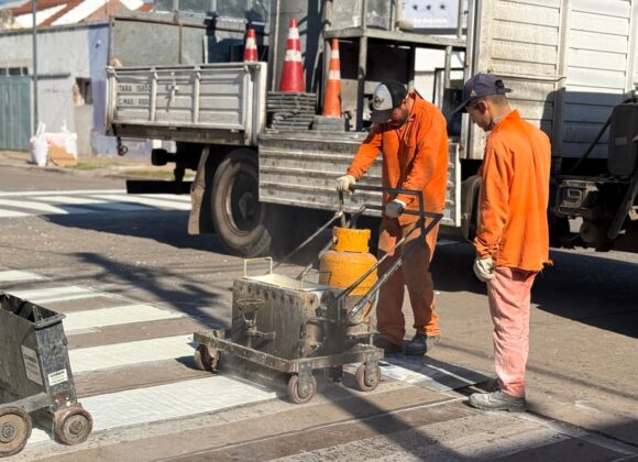 Plan de Movilidad: inician tareas de demarcación de sendas peatonales con pintura termoplástica