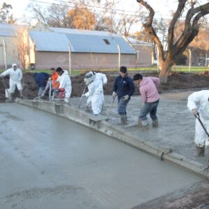 Obras en Tiro Federal: nueva cuadra de pavimento frente al ingreso al predio Ruralista