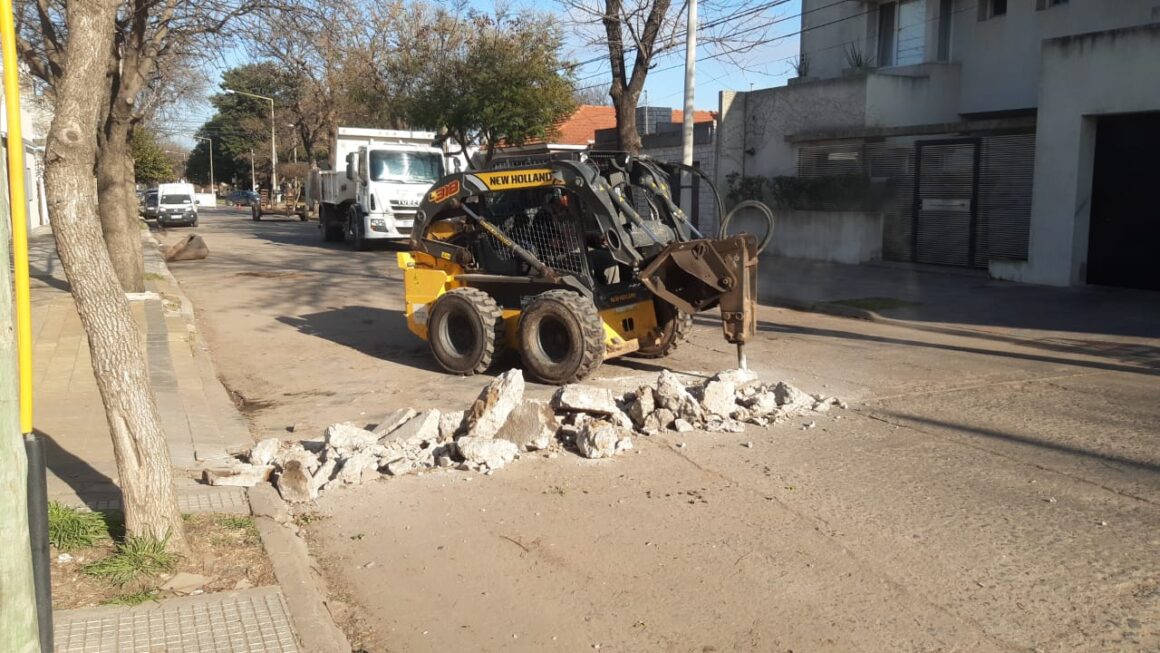 Obras públicas: intervención con bacheo en calles y avenidas