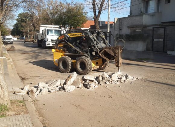 Obras públicas: intervención con bacheo en calles y avenidas