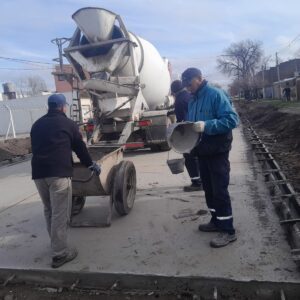 Barrio Rivadavia: avanzan las obras de pavimento en cuadras de calle Vieytes