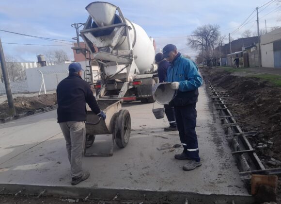 Barrio Rivadavia: avanzan las obras de pavimento en cuadras de calle Vieytes