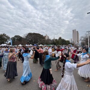 Venado Tuerto celebró el Día de la Independencia con acto, baile del pericón y desfile patrio
