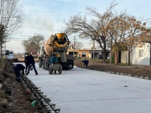El Gobierno de Venado Tuerto sigue con el ritmo de pavimento y bacheo de calles