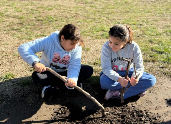 Pequeños corazones, grandes raíces: la Colonia Municipal de Invierno celebró el día de la Pachamama”