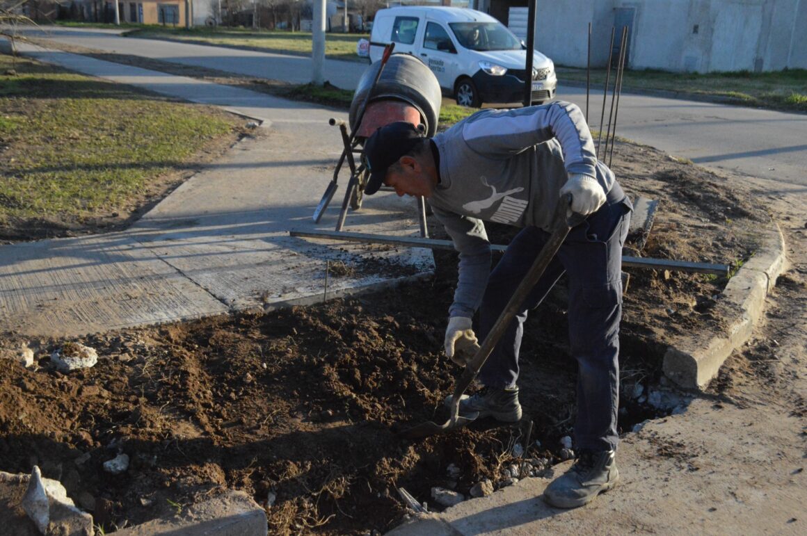 Más infraestructura: el Gobierno Municipal avanza con obras de pavimento, perfilado y empedrado de calles