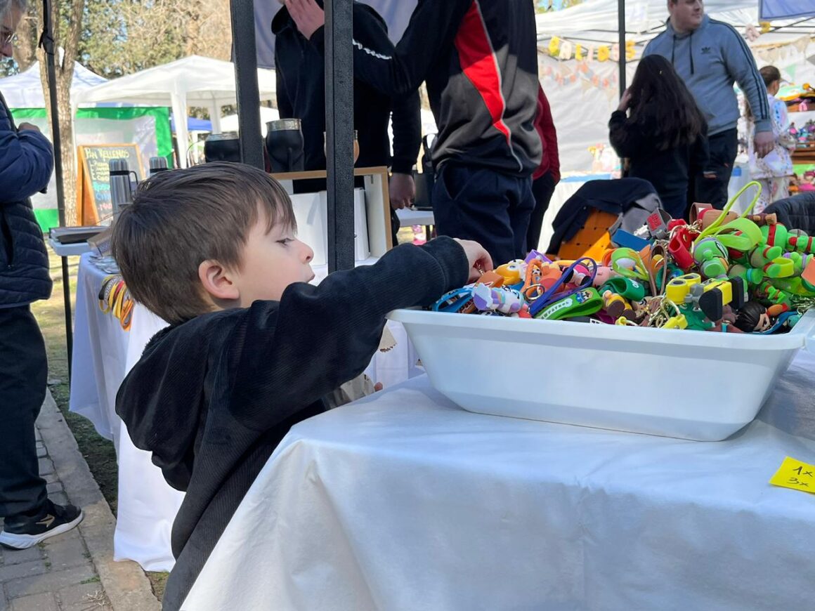 Con imponente marco de emprendedores, infancias y familias disfrutaron del Paseo de la Ciudad