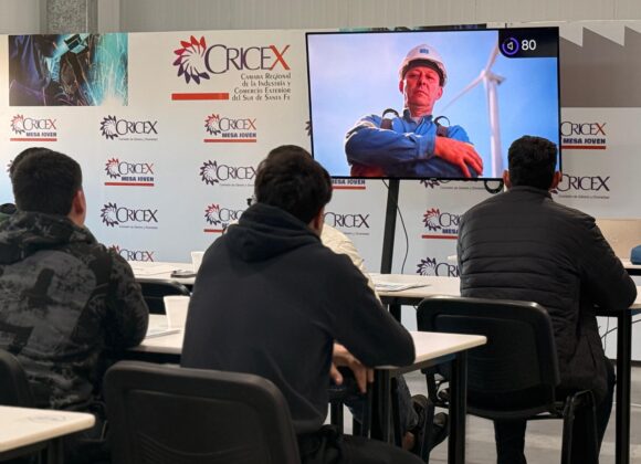 “Conecta Empleo” ya capacita en pintura industrial líquida en el Centro de Simuladores