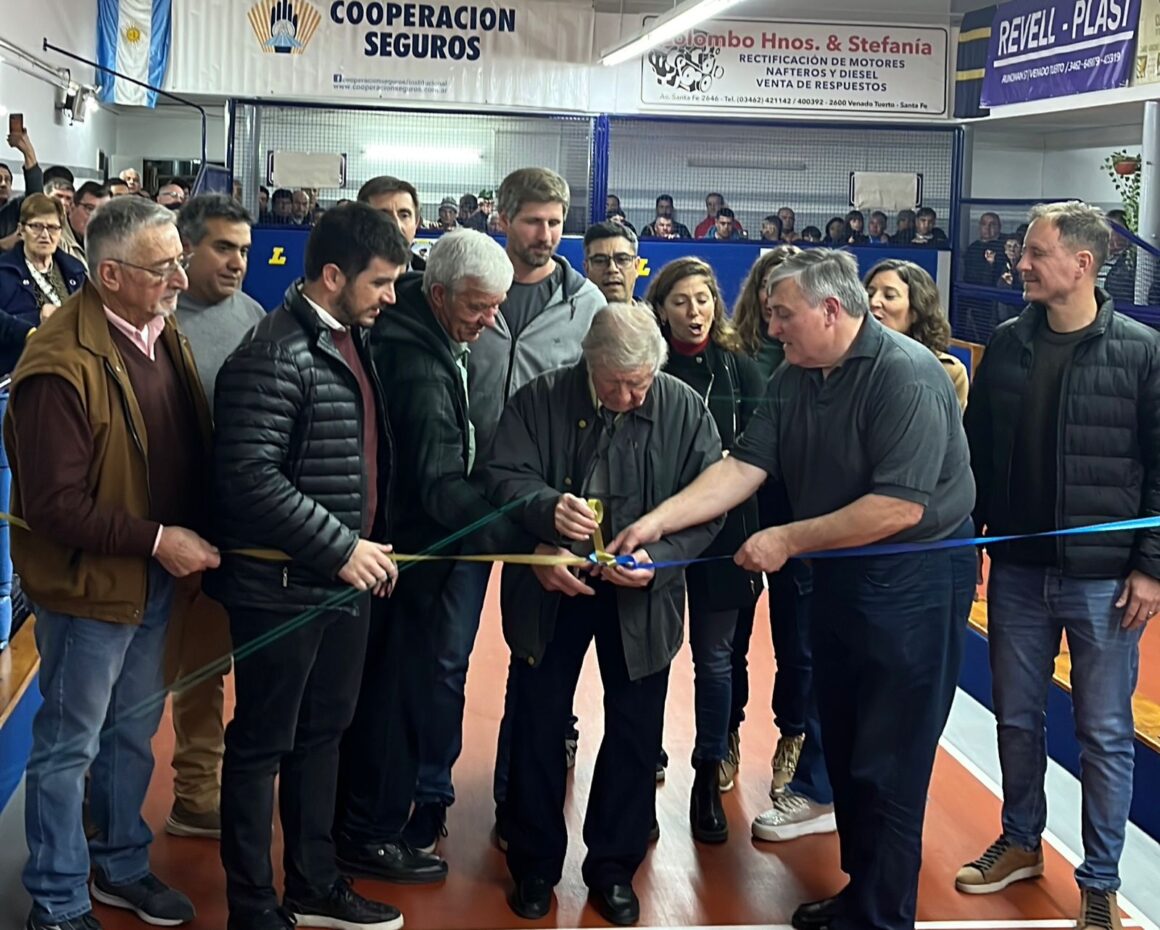 Chiarella se sumó a la inauguración de la cancha de bochas con piso sintético del Club El Mundialito