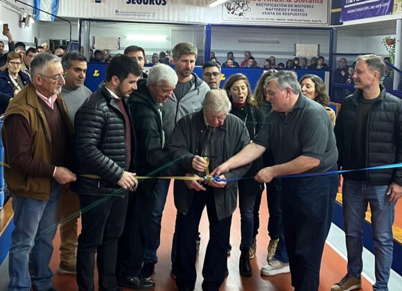 Chiarella se sumó a la inauguración de la cancha de bochas con piso sintético del Club El Mundialito