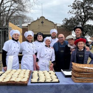 Clase y degustación: Octavio Fueyo deleitó con sus recetas con cordero en el stand del Gobierno de Venado Tuerto