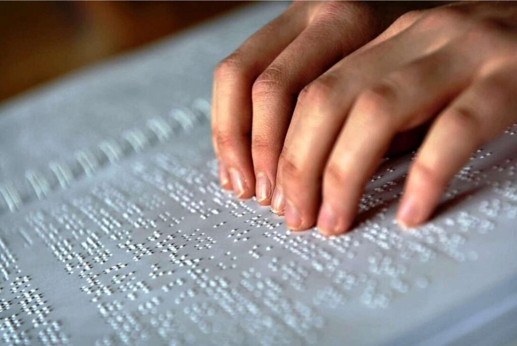 Accesibilidad y autonomía: Desarrollo Humano lanza un taller de Braille y Nuevas Tecnologías