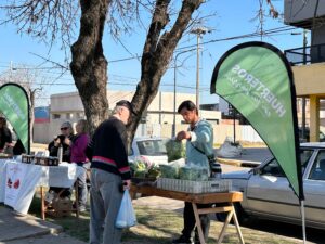 “Huerteros en tu Barrio” inicia septiembre en la plaza Rosario Vera Peñaloza
