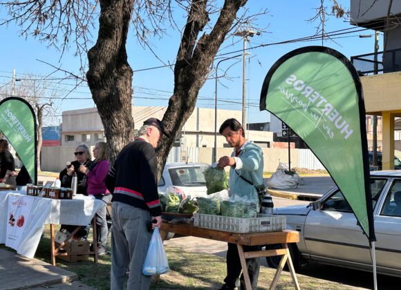 “Huerteros en tu Barrio” inicia septiembre en la plaza Rosario Vera Peñaloza