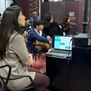 Orientación Vocacional: capacitan en Técnicas de Oratoria a la población de becados y alumnos de apoyo escolar