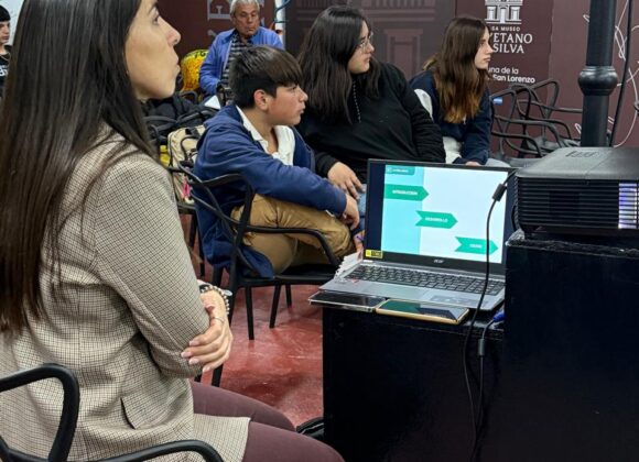 Orientación Vocacional: capacitan en Técnicas de Oratoria a la población de becados y alumnos de apoyo escolar