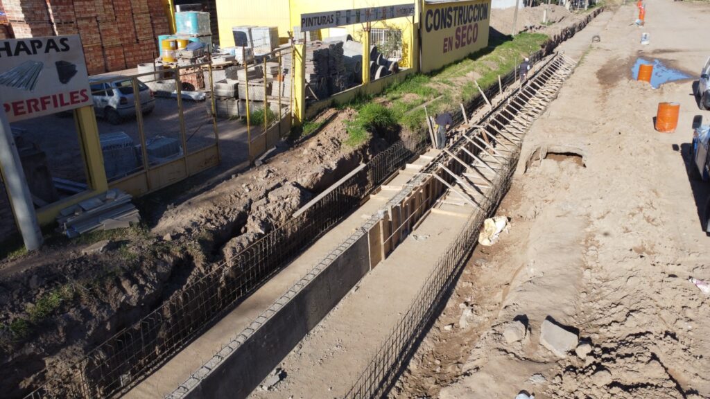 Notorio avance en la ejecución del Emisario de calle Dimmer