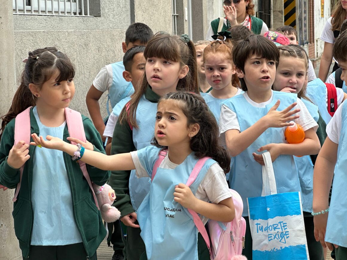 Alumnos de nivel primario del Taller de Nazareth participaron del proyecto vial “Te Estamos Mirando”