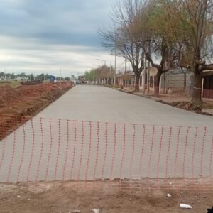 La ciudad suma una cuadra de pavimento en barrio Santa Fe La ciudad suma una cuadra de pavimento en barrio Santa Fe