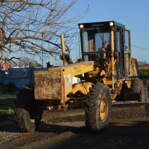 El Gobierno municipal mejora la transitabilidad en los barrios con tareas de perfilado de calles El Gobierno municipal mejora la transitabilidad en los barrios con tareas de perfilado de calles
