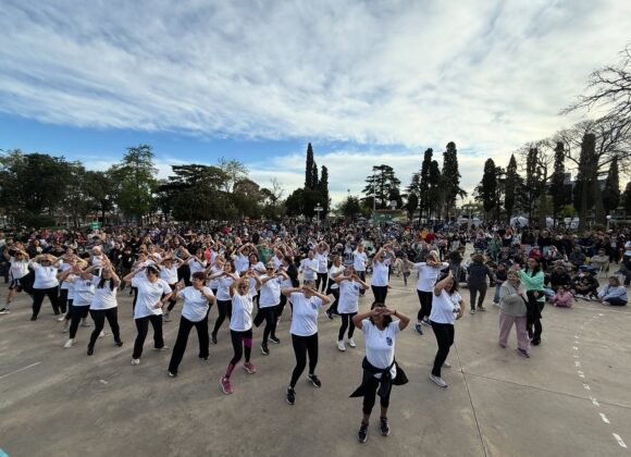 La primavera llegó con todo: Parque Municipal colmado con una nueva edición de “Venite al Parque” y el “Paseo de la Ciudad”
