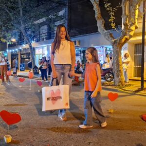 Paseo Comercial por el Día de la Madre en San Martín y Maipú Paseo Comercial por el Día de la Madre en San Martín y Maipú